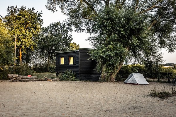 Quels sont les équipements indispensables pour une location de mobil-home au Pays Basque ?